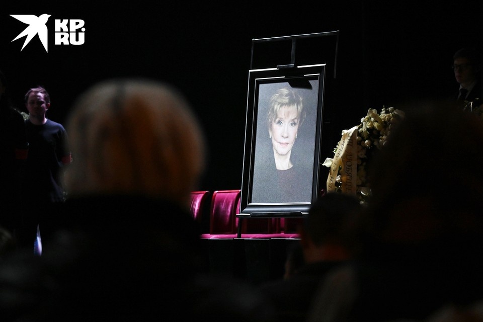    Как прошло прощание с актрисой Верой Алентовой: фото с церемонии Иван МАКЕЕВ