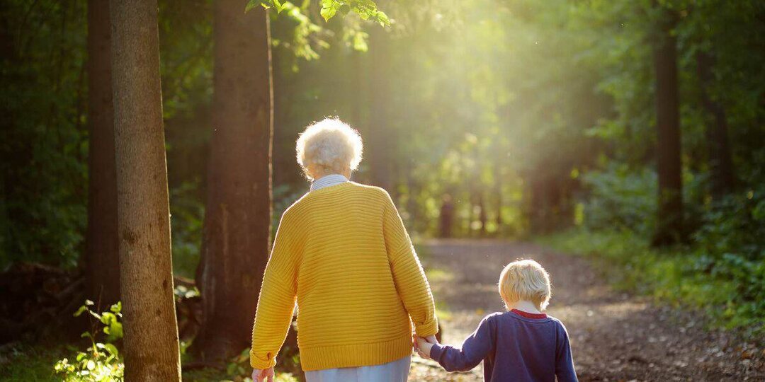 Старая пятиэтажка, дверь квартиры и слова бабушки - солнышко, внук, я так давно тебя искала