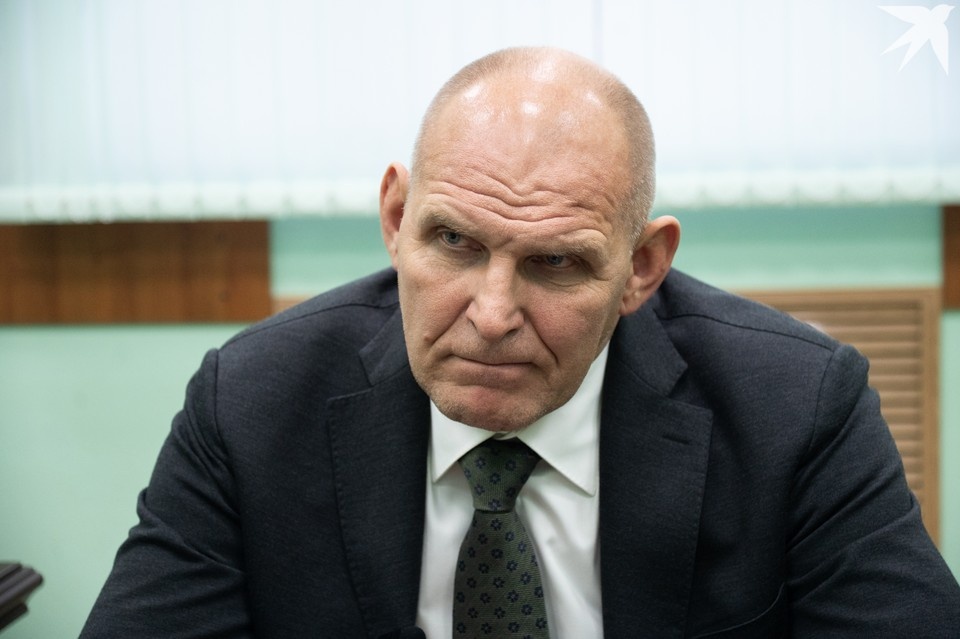    Александр Карелин подчеркнул, что правила существуют не формально - их нарушение всегда имеет последствия, независимо от эмоций. Ольга ЮШКОВА