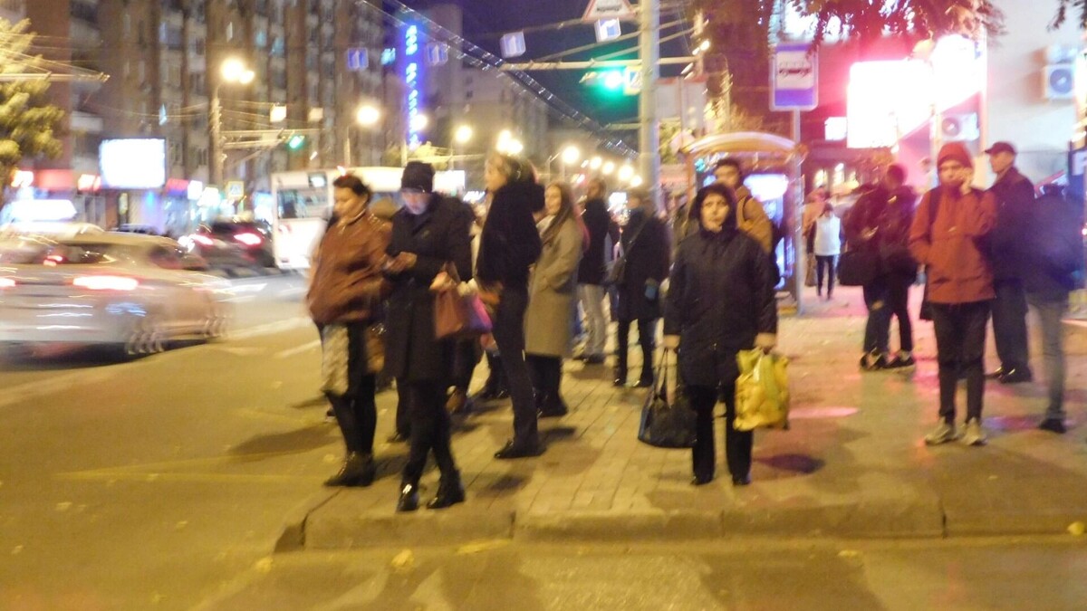    Ростовчанка рассказывает, что в прошлом году пыталась сэкономить на поездке 1-го января, но автобуса не дождалась   1MI