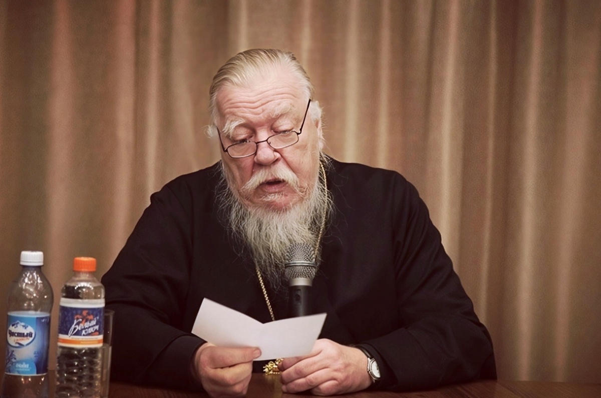 Димитрий Смирнов (07.03.1951 — 21.10.2020 гг.) — протоиерей, церковный и общественный деятель.