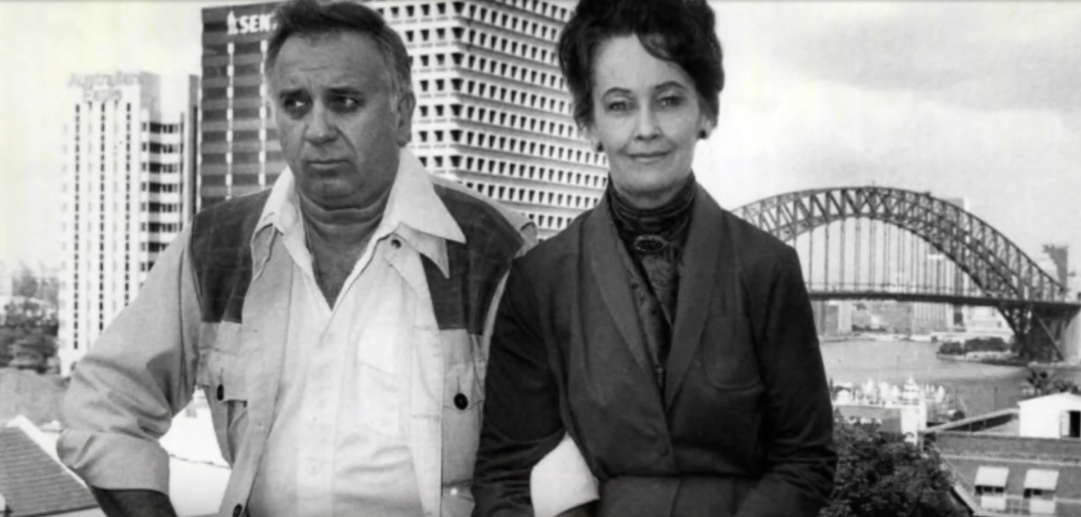 Кадр Уорренов из видео обзора Что посмотреть - ОБЗОР "Заклятие 4: Последний обряд" 2025.