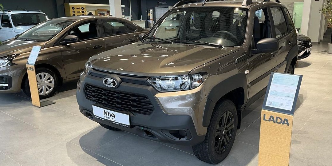 На Ниву Тревел рестайлинг 1.8 л. ажиотажный спрос, очереди в автосалонах? Узнал как продаётся обновлённая Нива?