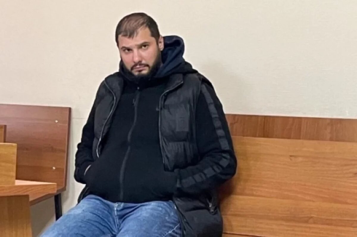    В Челябинске отец, угрожавший отрезать язык учителю, получил срок в колонии