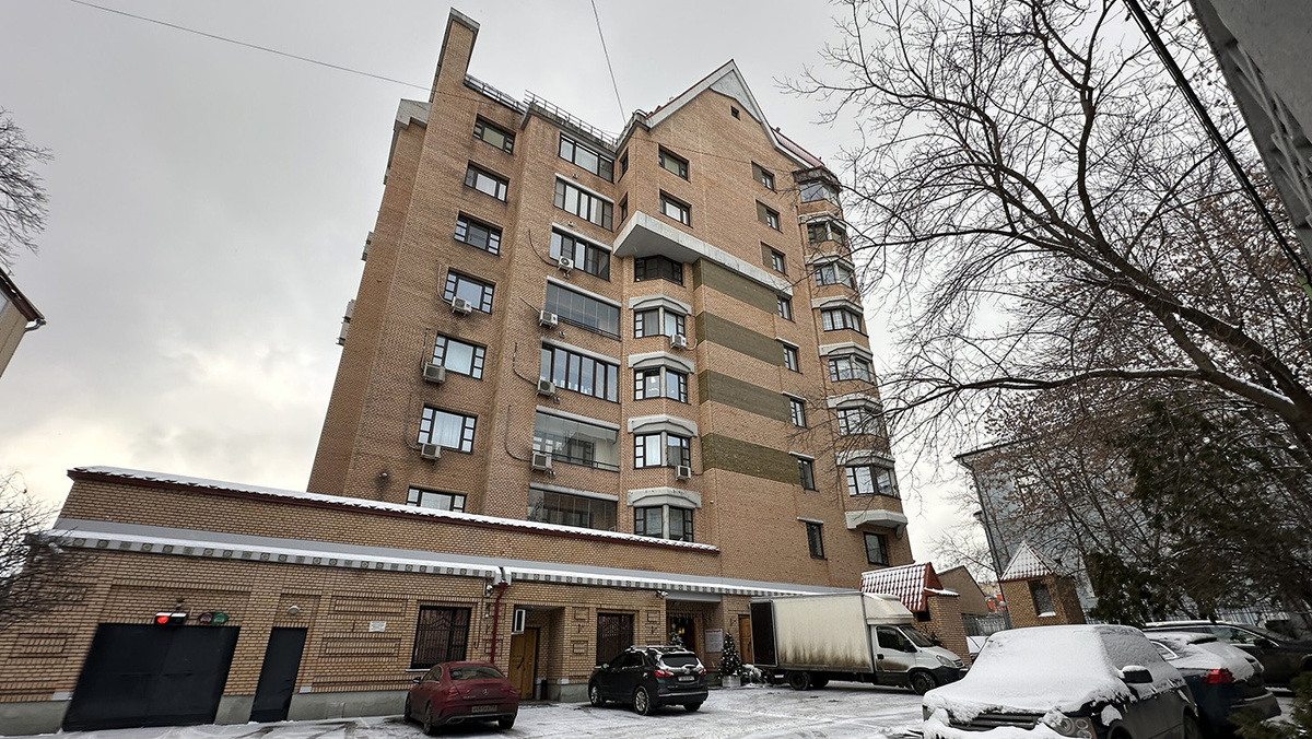   Агентство «Москва»- Дом в центре Москвы, откуда по решению суда съезжает певица Лариса Долина