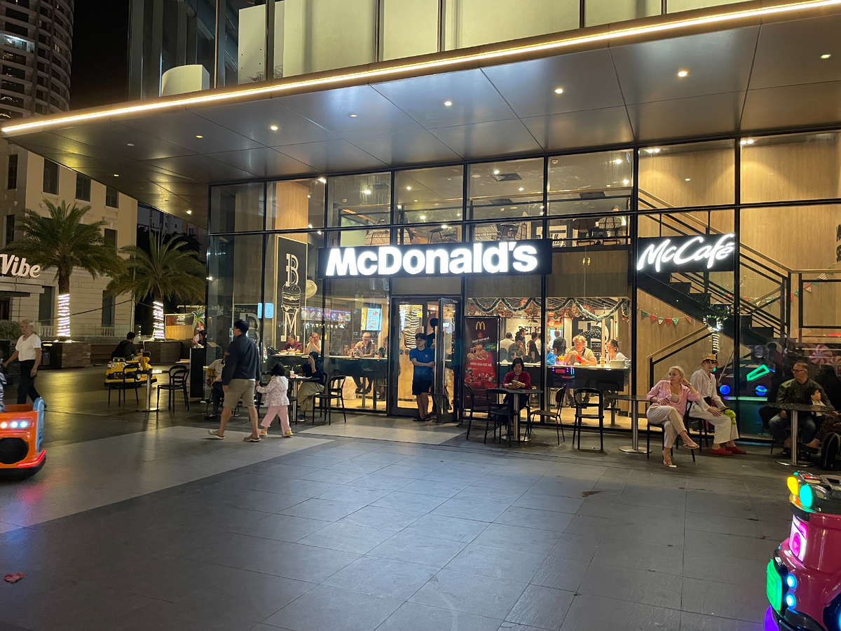 Обычный Мак в ТЦ