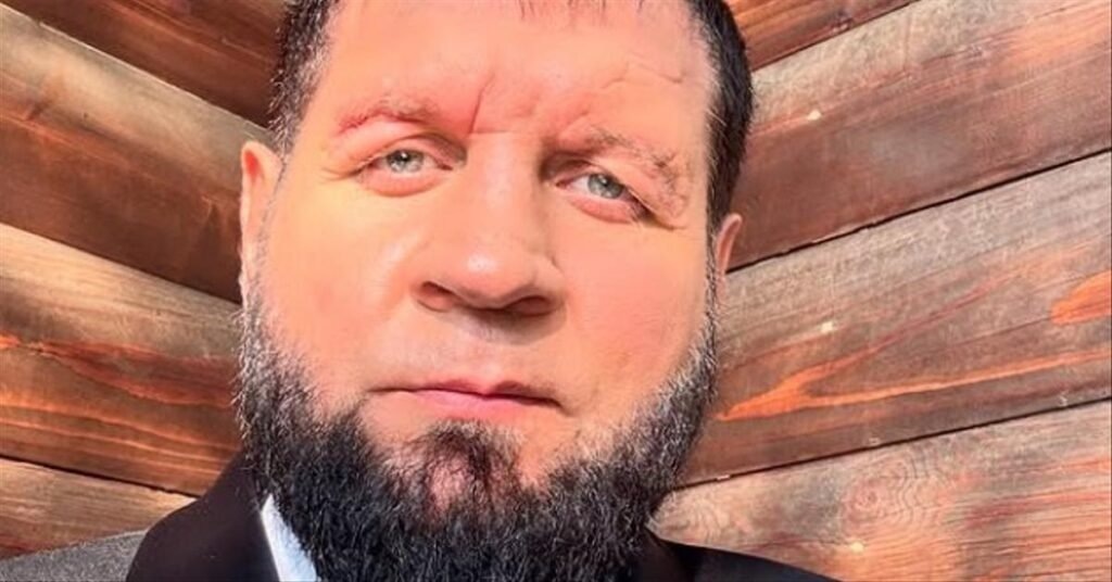    Александр Емельяненко развелся с женой Полиной: причина разрыва (источник изображения) News Express Team