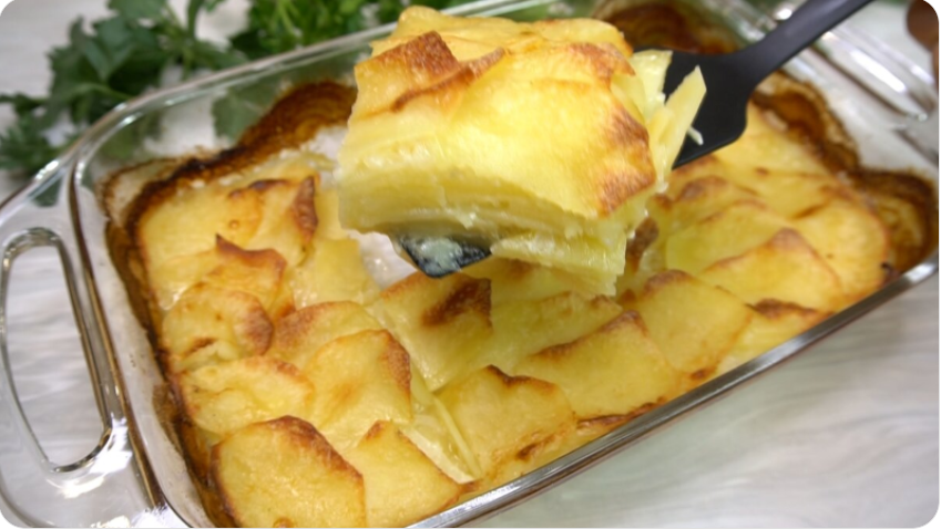 Просто заливаю картофель бульоном и запекаю: "Буланжер" на праздничный стол...