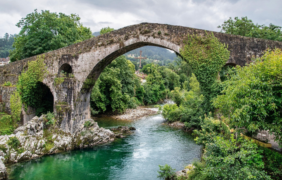 Мы ищем истину, как точку опоры. Но что, если её нельзя «найти» раз и навсегда? Парадокс, который делает нас свободнее.