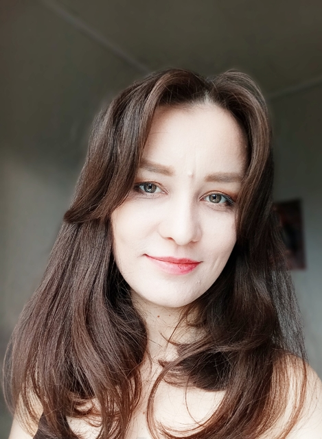 Писать прозу начала на втором курсе университета, сначала несколько коротких рассказов, затем романы, поэзия тоже не осталась в стороне. Так уже традиционно каждый год из-под пера Инны Ласточки выходят стихотворения ко Дню Победы. Кроме этого стихотворения о Родине и любовная лирика издавались в журнале «Волжская Новь» г. Самара в 2007–2009 г. Рассказы, поэзия и романы публикуются на Автор Тудей и Литрес с 2022 года