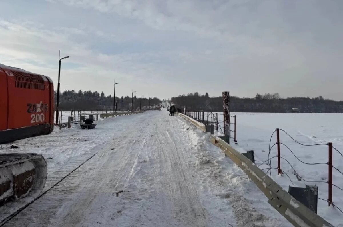    Движение по мосту открыли после перерыва.
