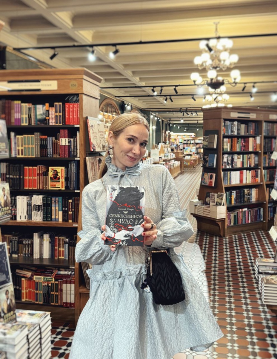 Дарья Гутиева в Доме книги (Санкт-Петербург). Фото из архива Дарьи.