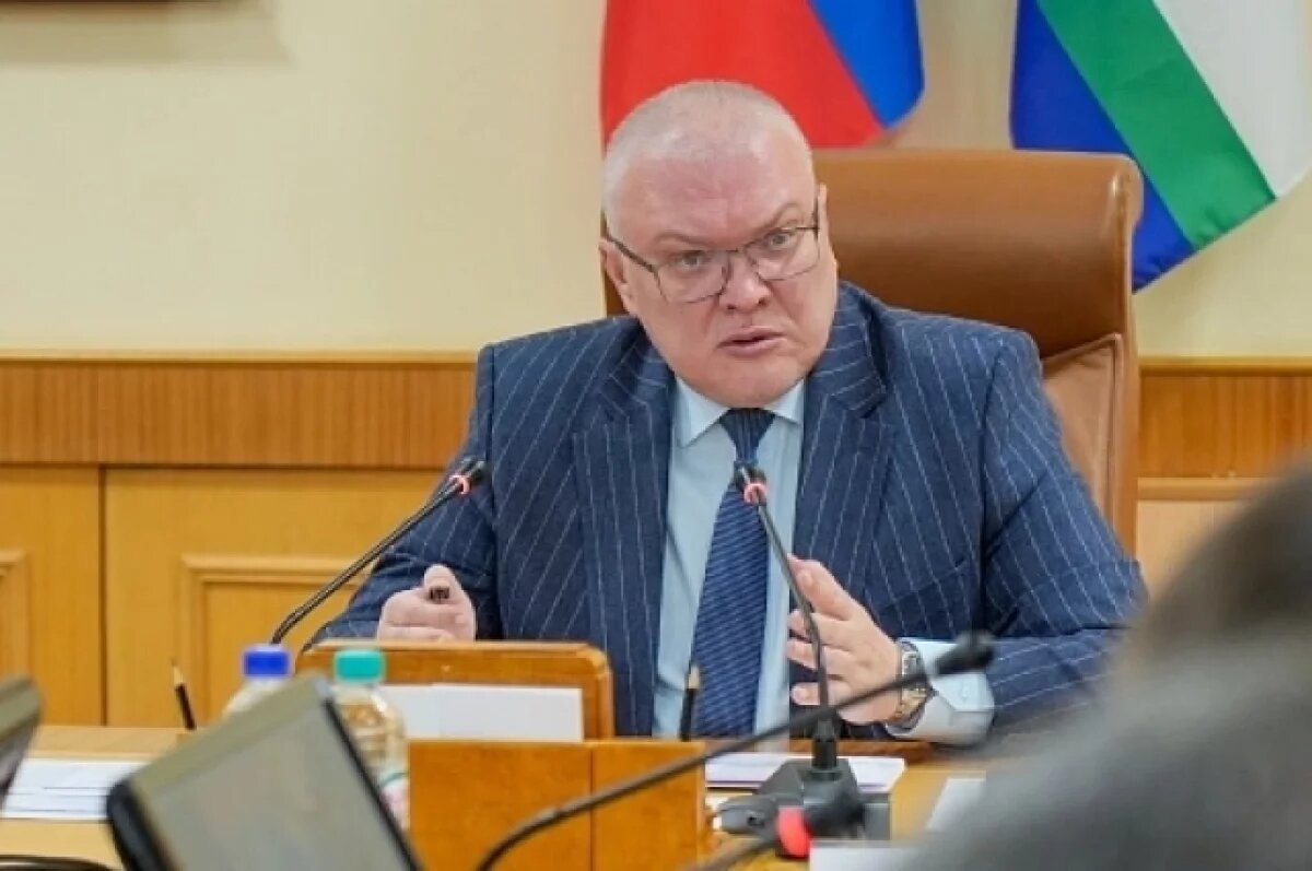    Глава региона также велел чиновникам не расслабляться.