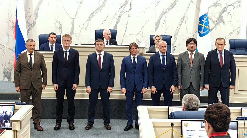 Новый состав правительства Ленинградской области во время утверждения на заседании Законодательного собрания региона.📷Фото: Пресс-служба Законодательного собрания Ленинградской области