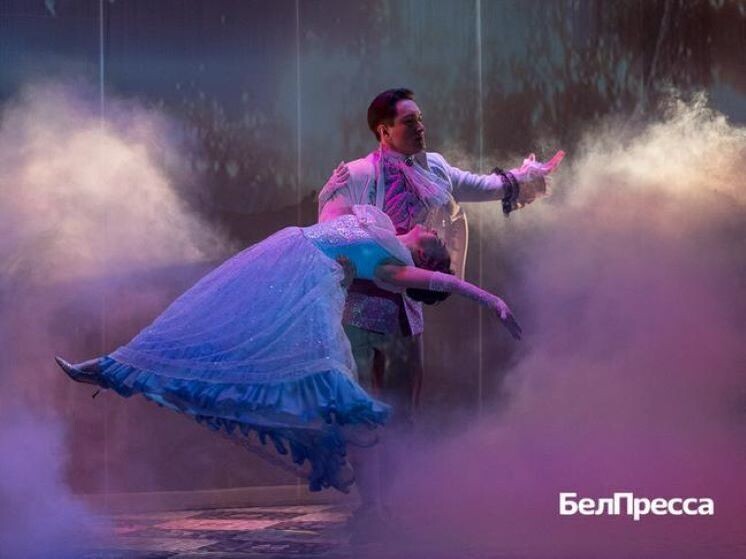     На сцене белгородского драмтеатра показали новогоднюю сказку «Золушка», Фото: Павел Колядин/БелПресса