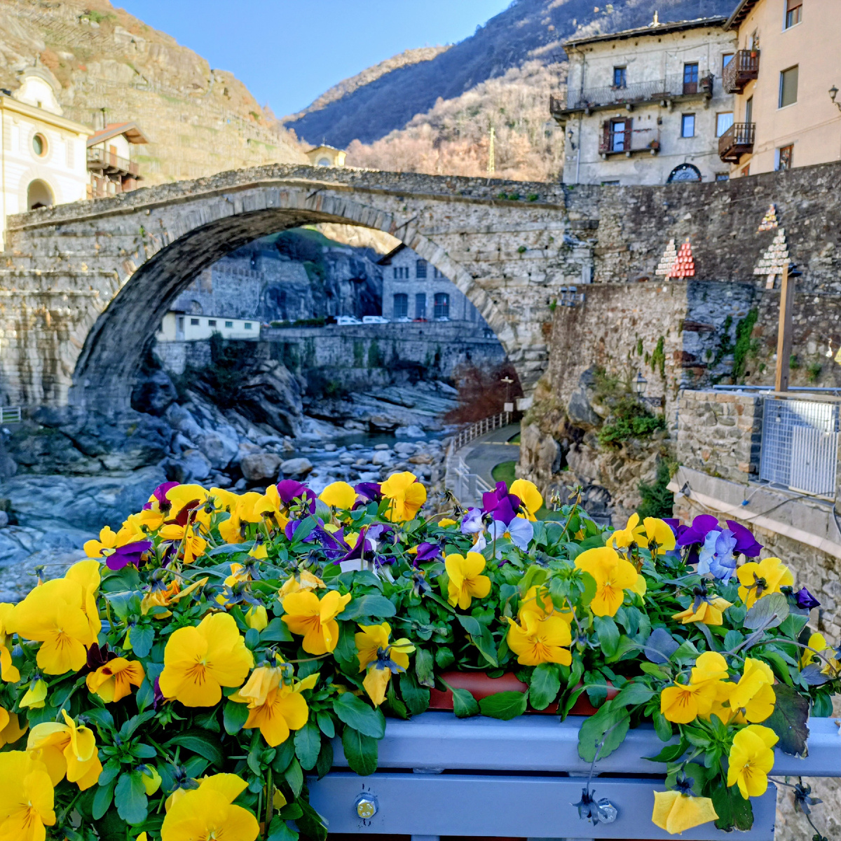 Римский мост Pont Saint Martin. Valle d'Aosta. Италия. Фото автора 