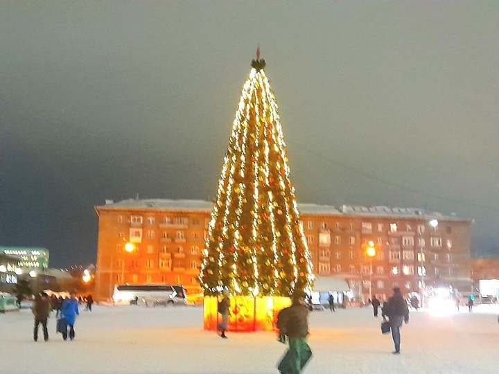 Жизнь продолжается, Новый год приближается