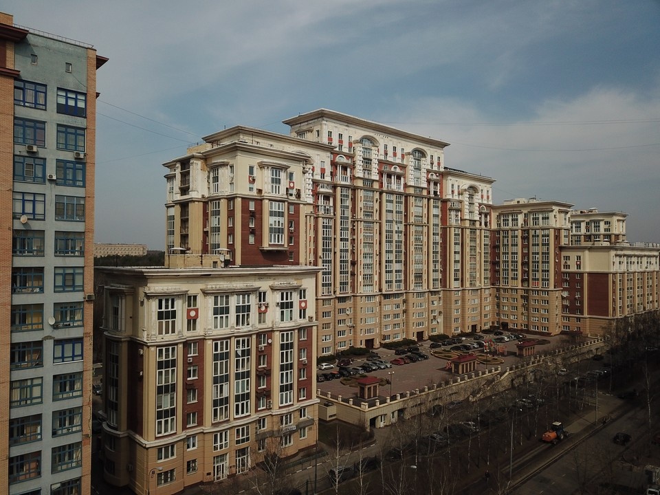    Файзуллин отметил, что падение продаж жилья в РФ не столь критичное Виктор ГУСЕЙНОВ