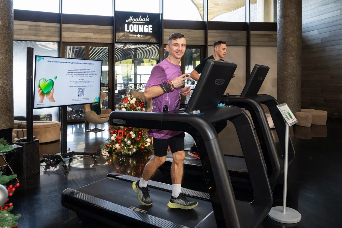 Сотрудник «Мрии» ставит рекорд в рамках благотворительной акции
Фото курорта