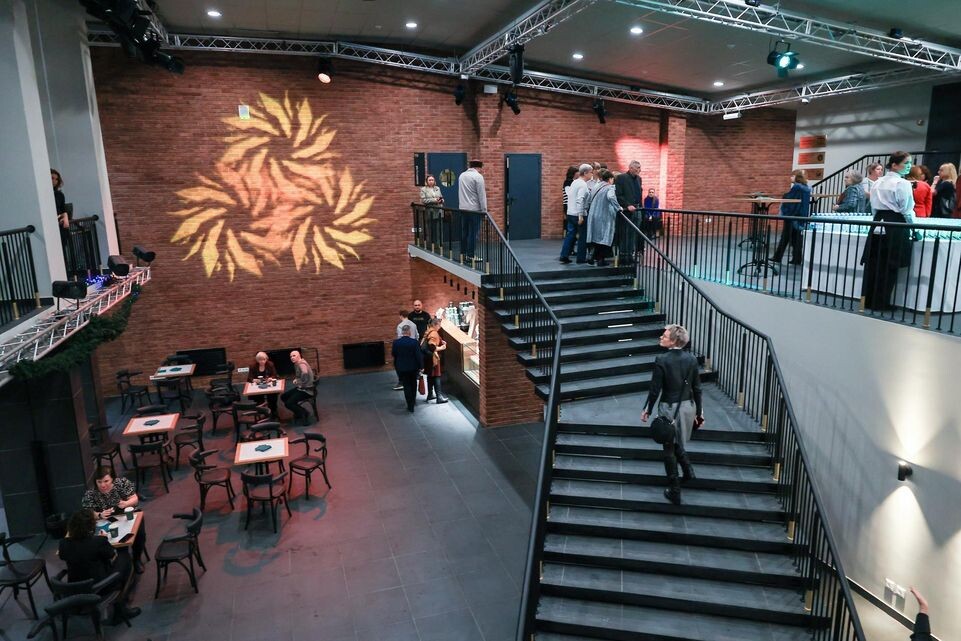     Мытищинский театр драмы и комедии "ФЭСТ"