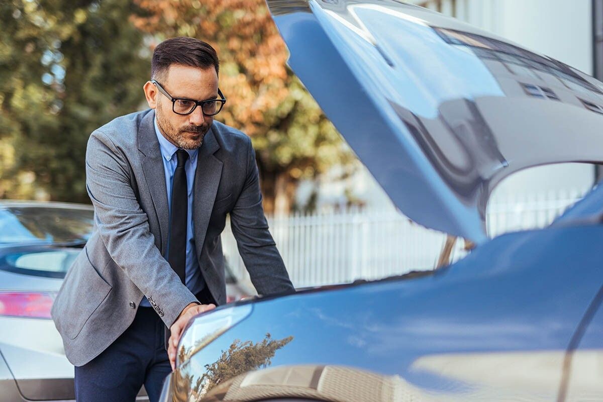 Если сигнализацию надо отключить срочно, обесточьте все системы автомобиля. Источник: Dragana Gordic / Shutterstock / FOTODOM📷
