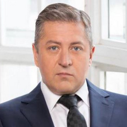    — Кодекс — это единый акт, который устанавливает нормативное регулирование определенной отрасли: уголовной, трудовой, семейной и так далее. Однако саму идею собрать все законы и подзаконные акты в сфере защиты несовершеннолетних в единой базе данных я считаю правильной, поскольку систематизация законодательства — это важная работа, — сказал Соловьев «Реальному времени».