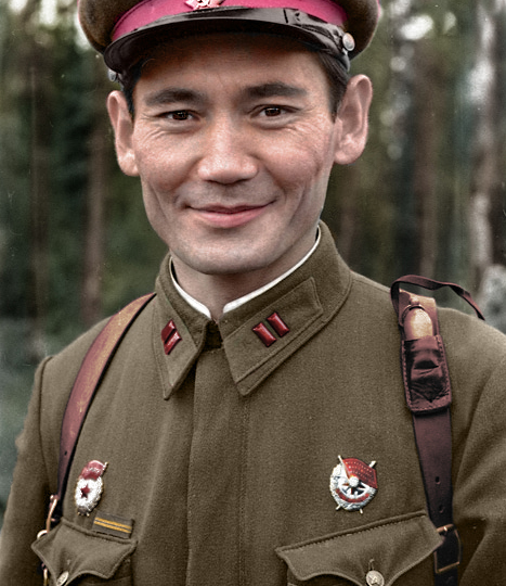 «У нас есть самое сильное оружие, побеждающее страх, — это любовь к Родине». Подвиги полковника Бауыржана Момышулы