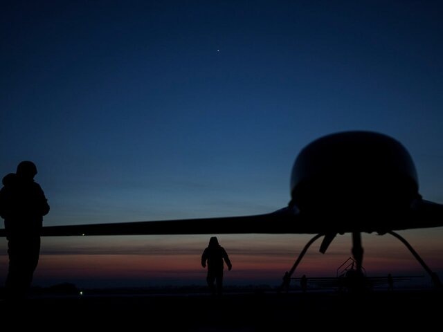    Фото: ТАСС/АР/Evgeniy Maloletka