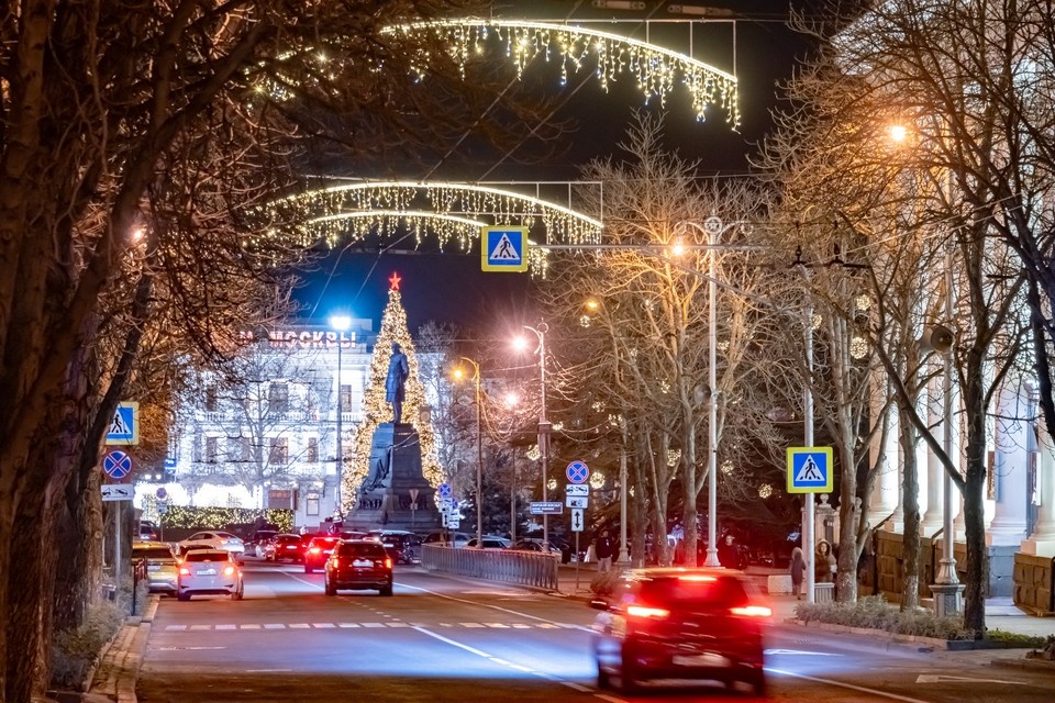    Севастополь сияет праздничной иллюминацией. Юлия Блоцкая