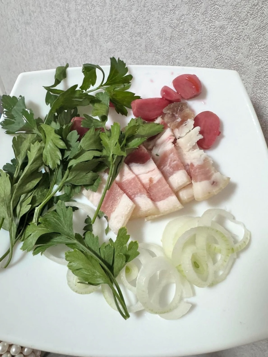 не сало, а прилавки супермаркетов