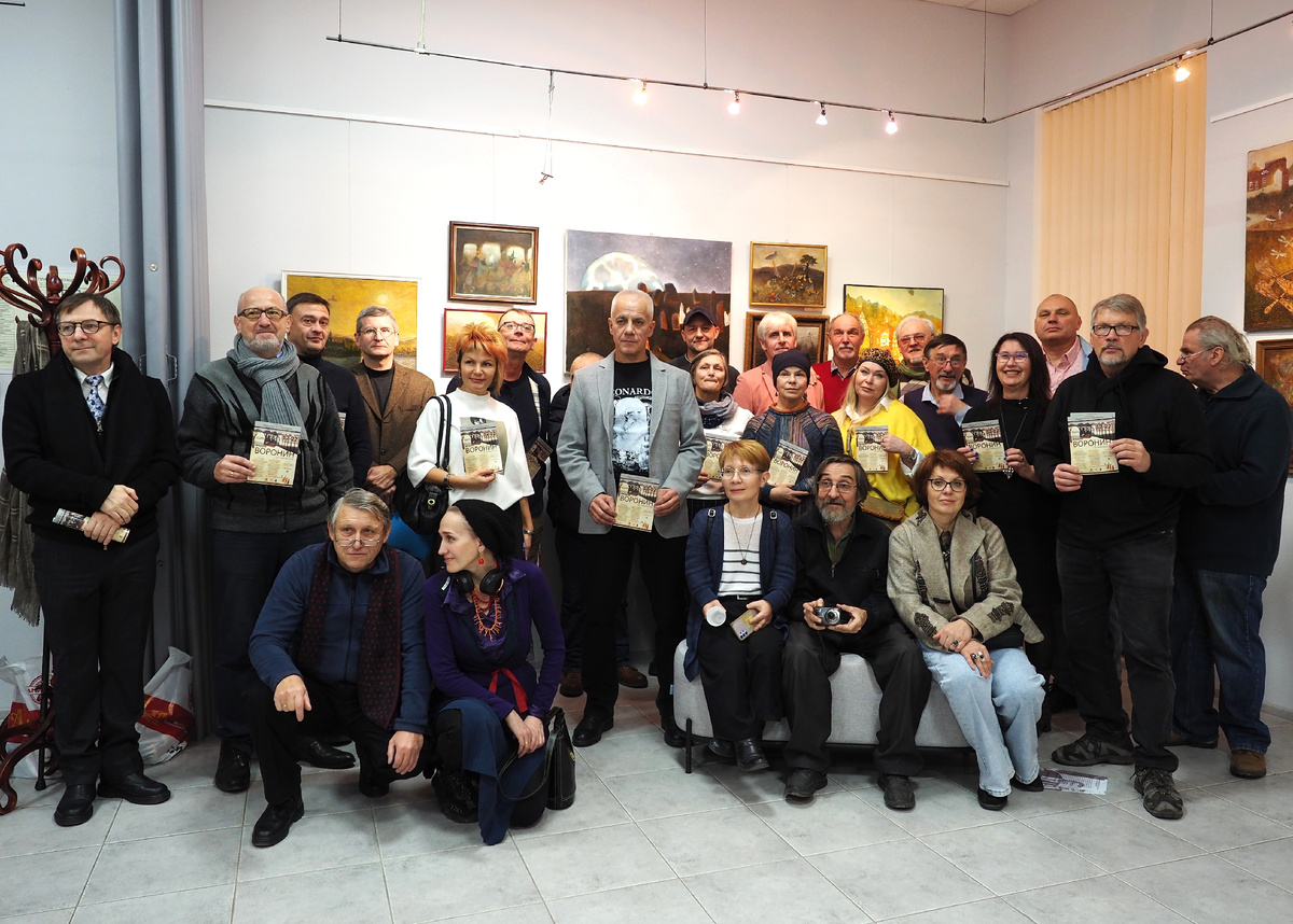 Участникик арт-сообщества "Город N и его обитатели". Выставка в Центре книги и графики 2023 г. 