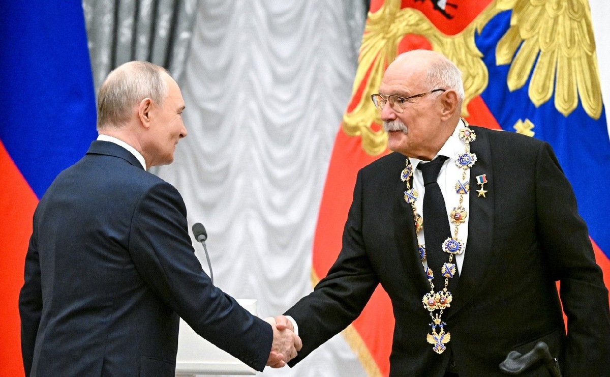    Владимир Путин и Никита Михалков (Фото: www.kremlin.ru)