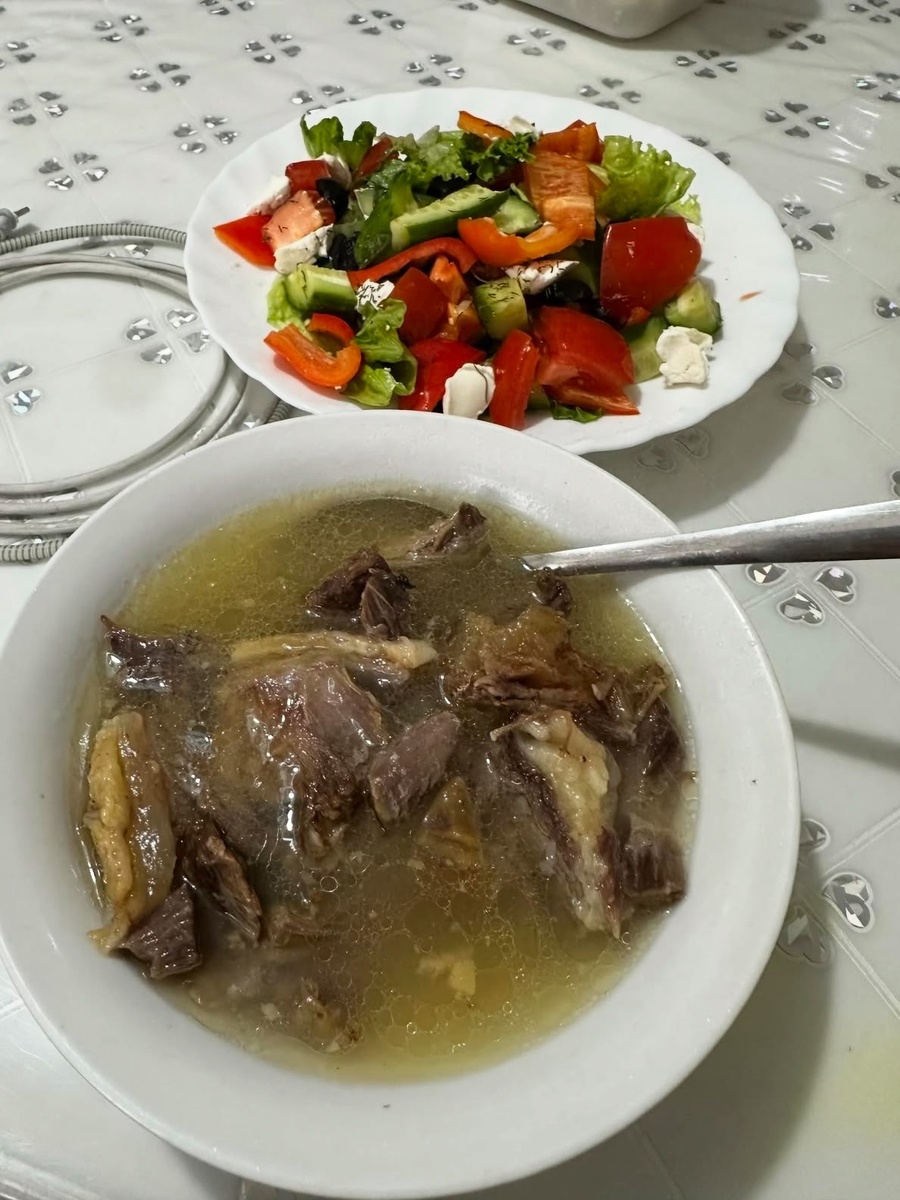 Для переваривания жиров поджелудочная железа вырабатывает липазу