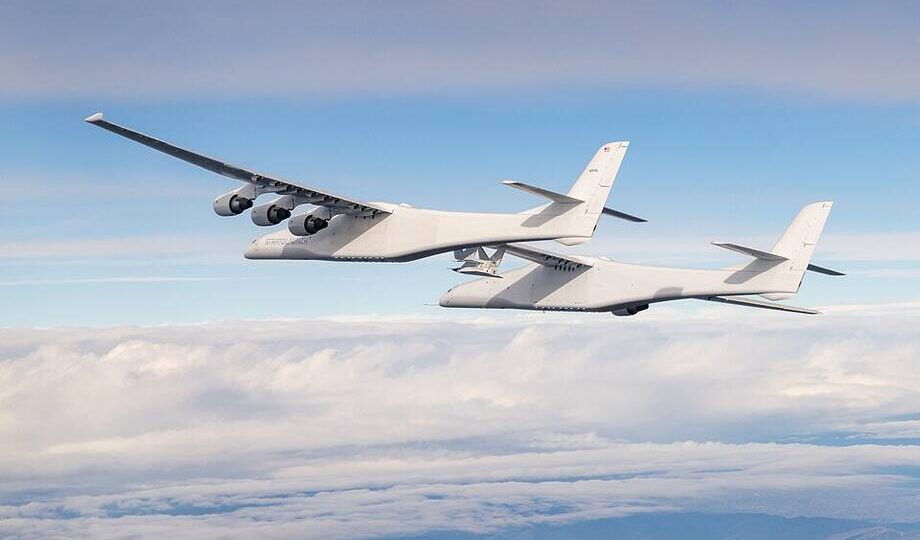 Он больше футбольного поля: как выглядит самый большой в мире самолет