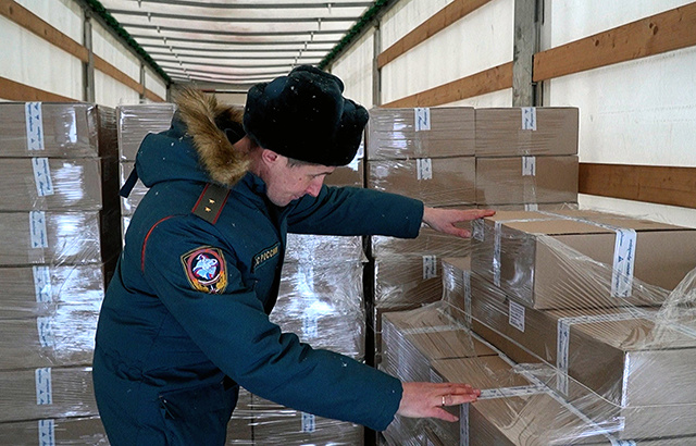 Почти 6000 детей подшефного Бердянска получили сладкие подарки из Твери