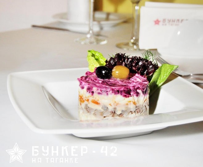 Мы ждем вас в уникальном ресторане на глубине 65 метров под землей - «Бункер-42».