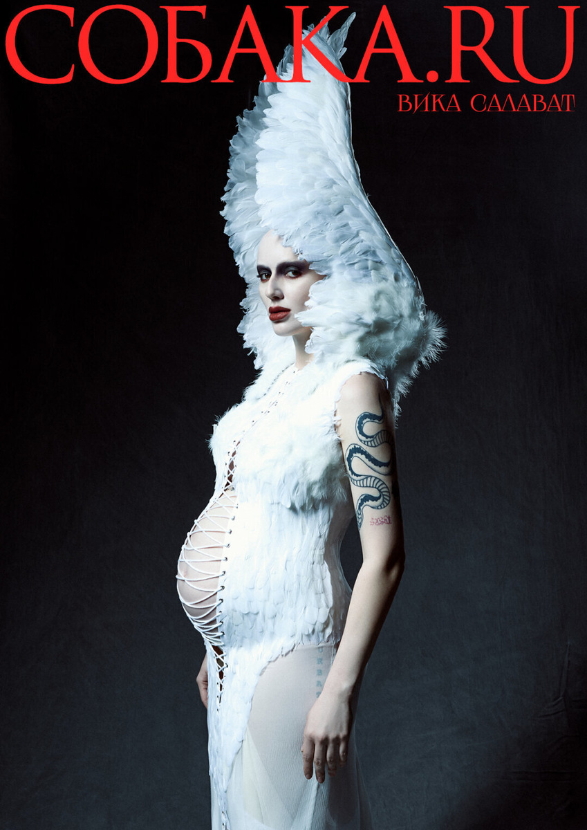    На Вике: корсет и юбка с головным убором ИЛЬЯ МИГМУН Фото: Соня Сивкова