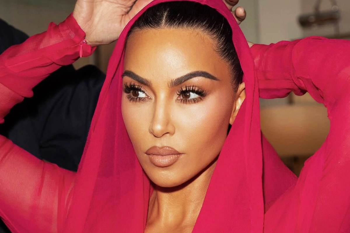     «Попытайся загладить свою вину»: Ким Кардашьян осудили за то, что она подарила детям щенков