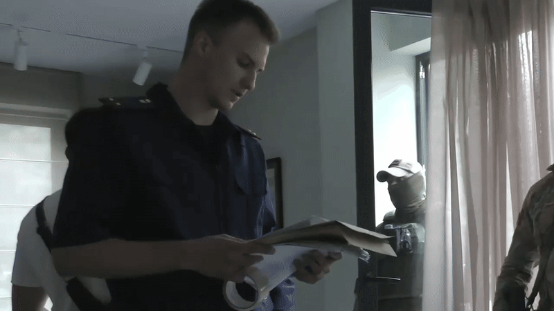    Системная работа силовиков, отражённая в росте числа коррупционных дел, показывает новый уровень раскрываемости, а не всплеск преступности. GIF видео ТГ-канала "Переслано из ИнформБюро"