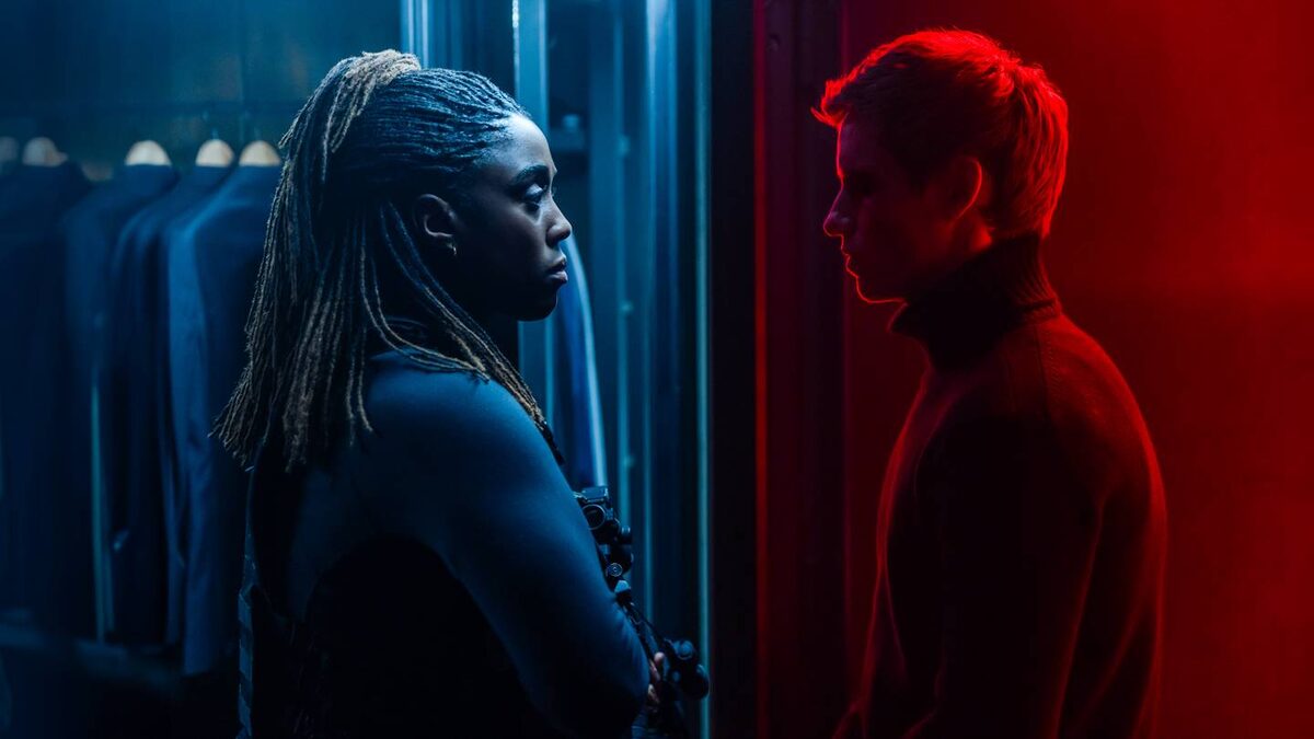 Кадр из сериала "День Шакала" 