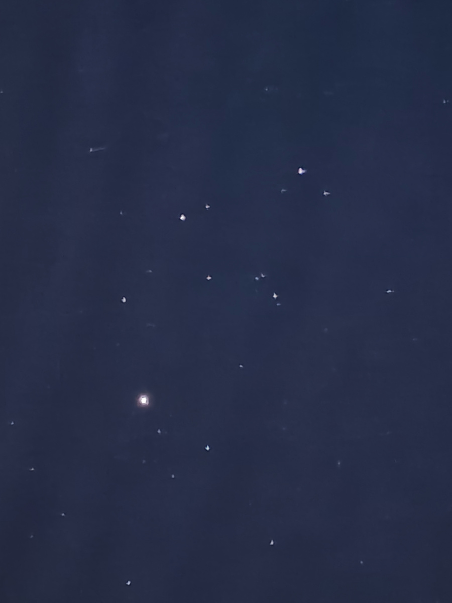 Ночное небо усыпано мириадами звёзд