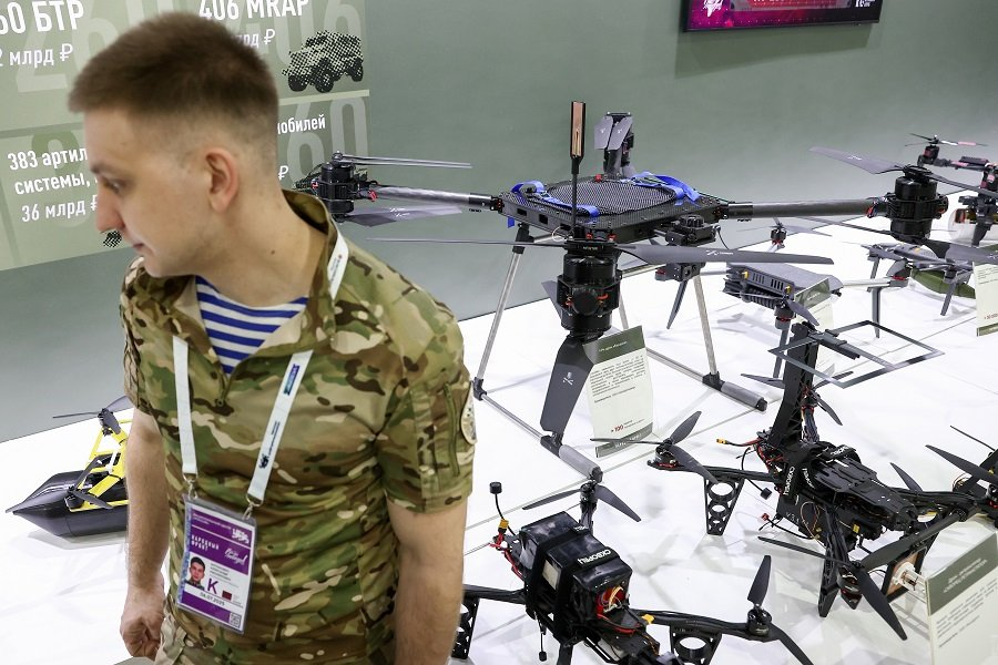 FPV-дрон "Бердыш" на экспозиции на форуме "Все для победы!" - Фото: Артем Геодакян/ТАСС