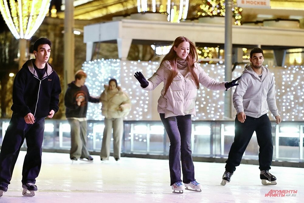    Каток на ВДНХ. Фото: АиФ/ Игорь Харитонов