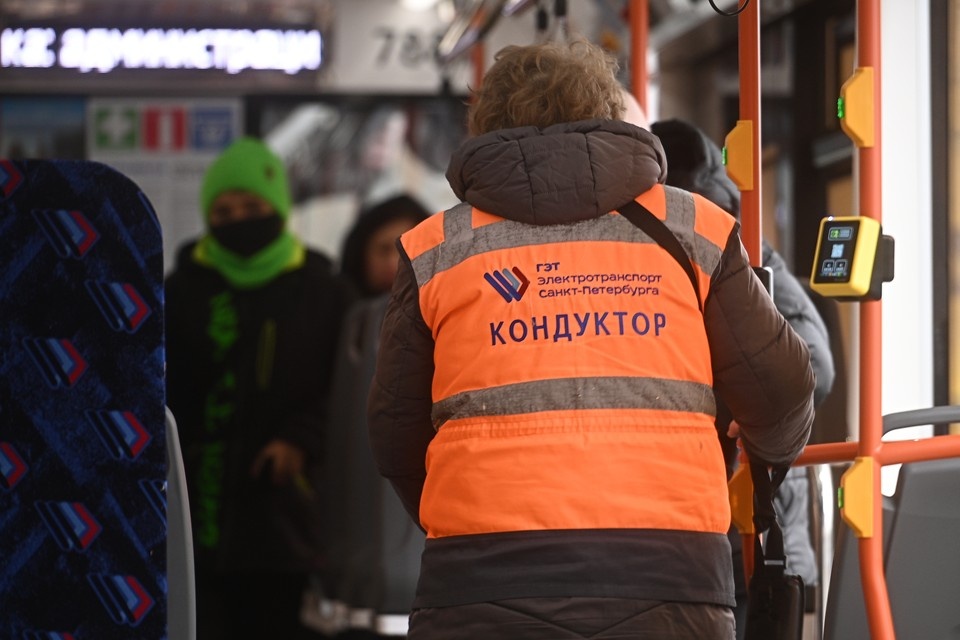    Жители Петербурга могут экономить на проезде с помощью "Подорожника". Алексей БУЛАТОВ