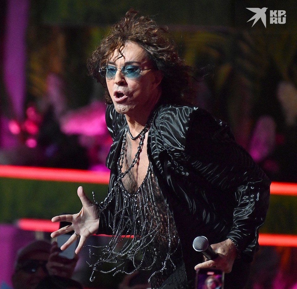    Певец выступает в Москве за большие деньги Михаил ФРОЛОВ