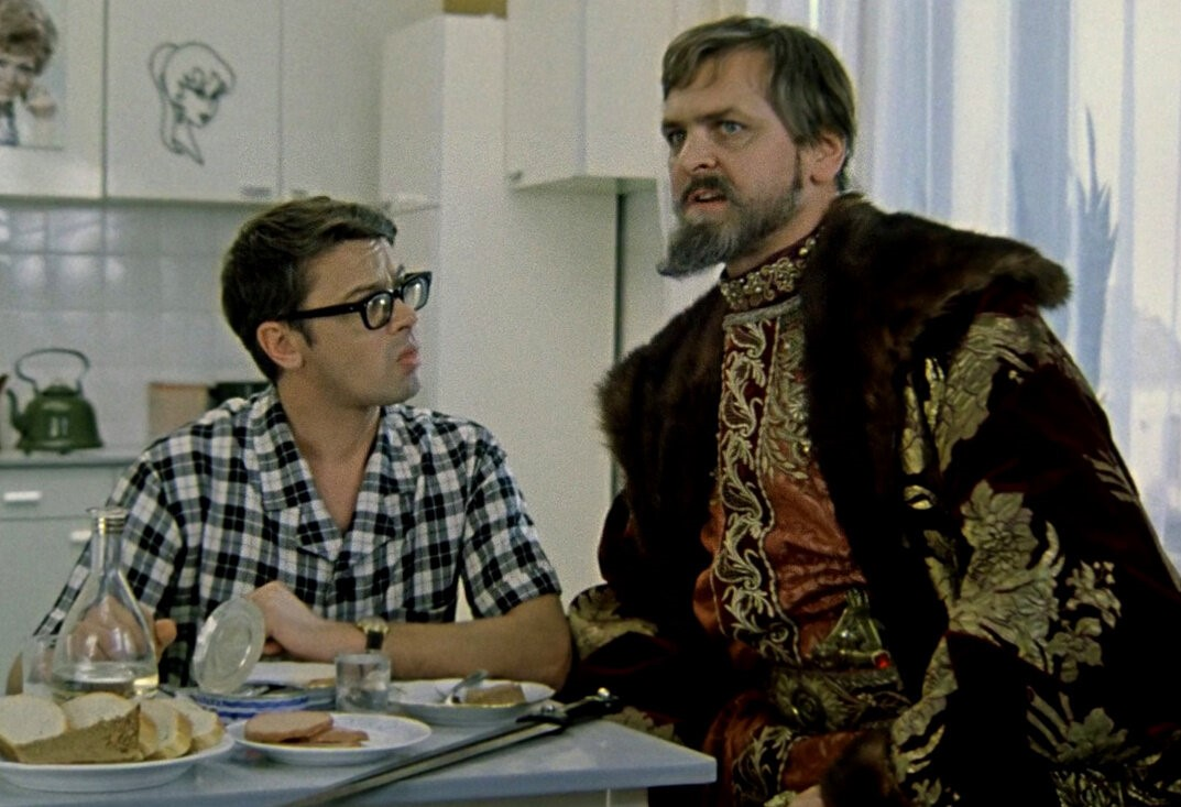 Кадр из фильма Леонида Гайдая «Иван Васильевич меняет профессию», 1973 год