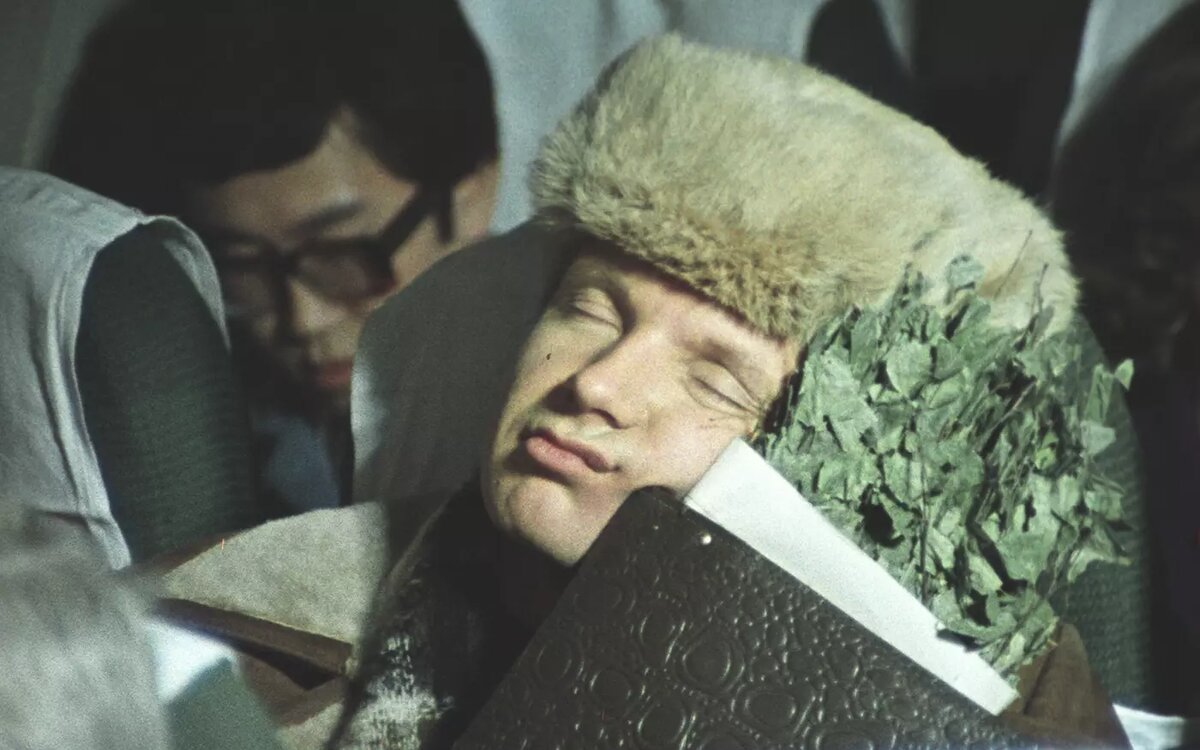 Кадр из фильма "Ирония судьбы или с легким паром!"