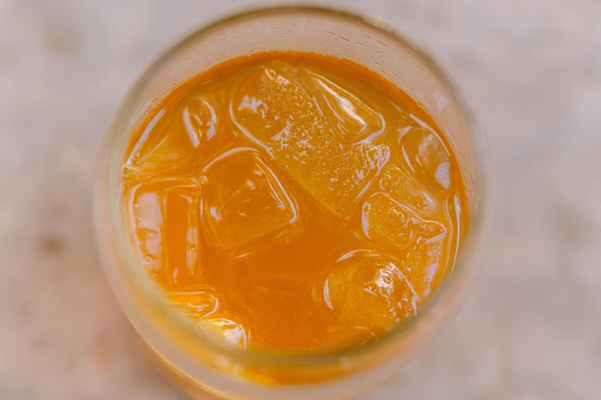 Как удается сделать красивый лед для напитков?, фото:Jaenal Jalalludin via Shutterstock