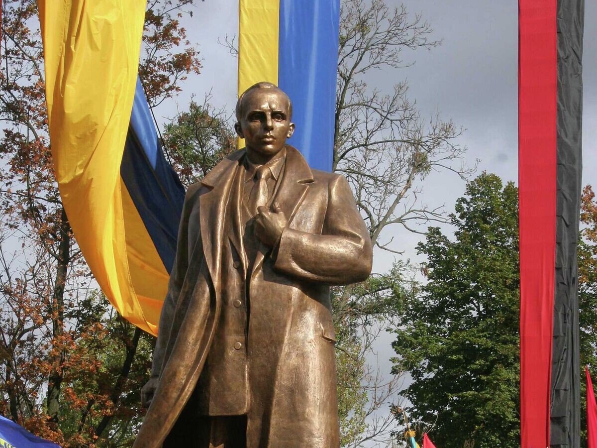    Открытие памятника идейному лидеру Организации украинских националистов (ОУН) Степану Бандере во Львове. | © РИА Новости / Мирослав Лужецкий