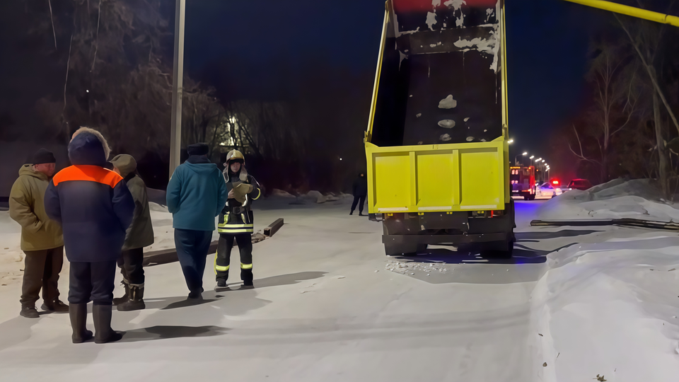     ДТП с грузовиком оставило без отопления сотни домов Новосибирской области РЕН ТВ